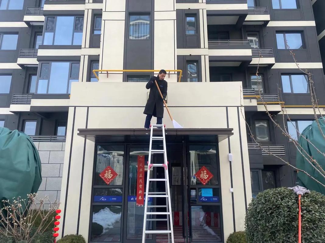 鑫苑樾风华 当“中和”遇上“鑫” wistful，一场业主与物业的江湖恩仇录